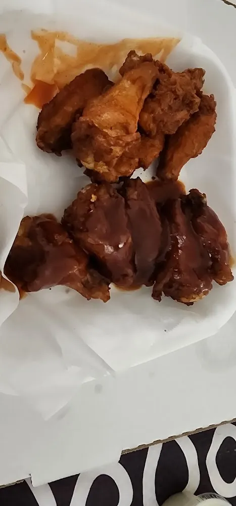 10 Piece Wings Split 5 Spicy and 5 BBQ